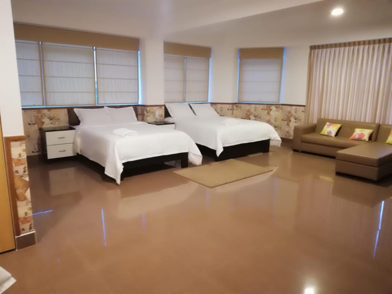 Hotel Costa Riviera Mala Bagian luar foto