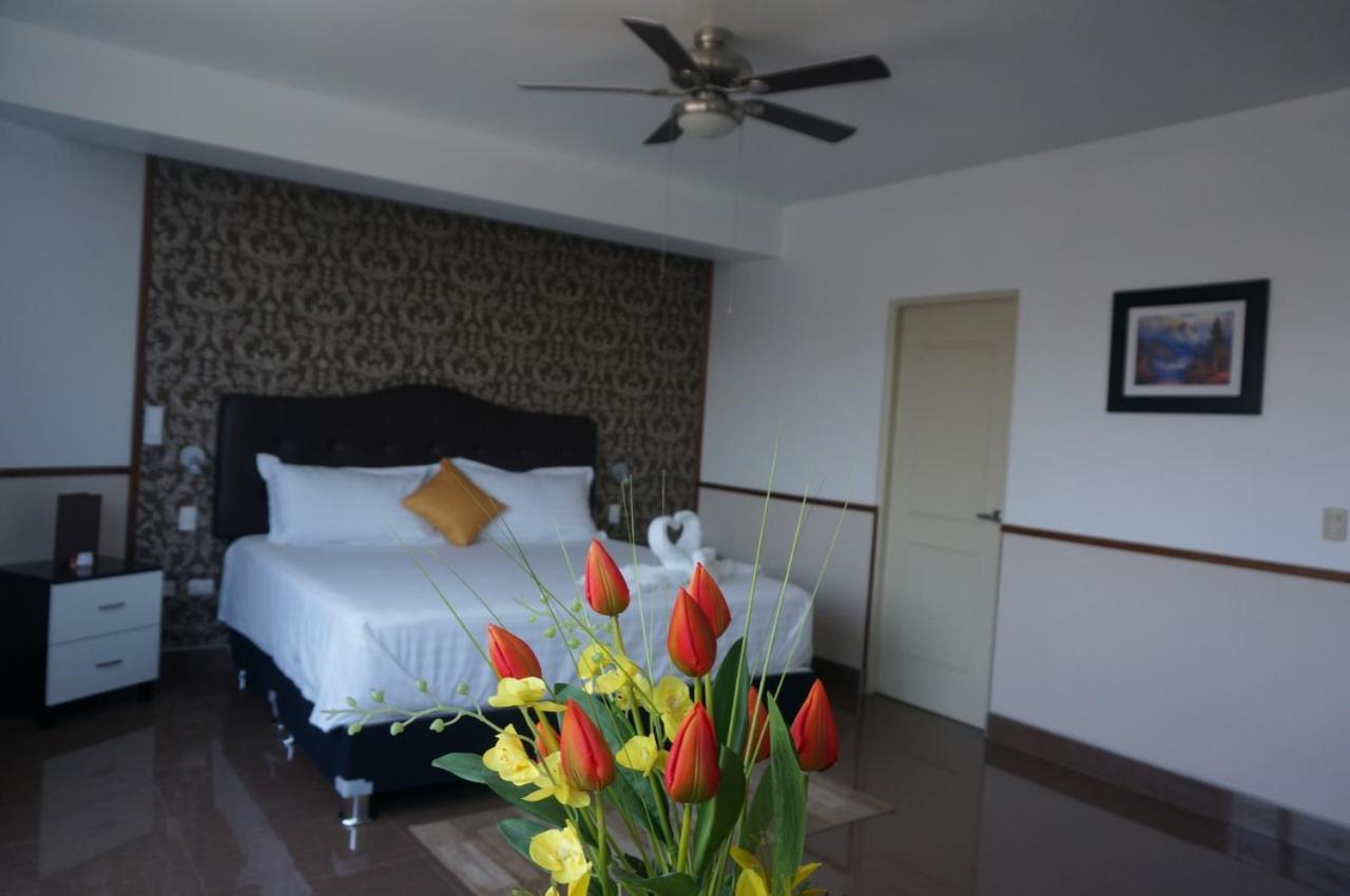Hotel Costa Riviera Mala Bagian luar foto